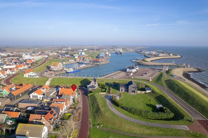 Photo 4 of De Ruyterstraat 1-A