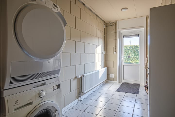 Photo 14 of De Ruyterstraat 1-A