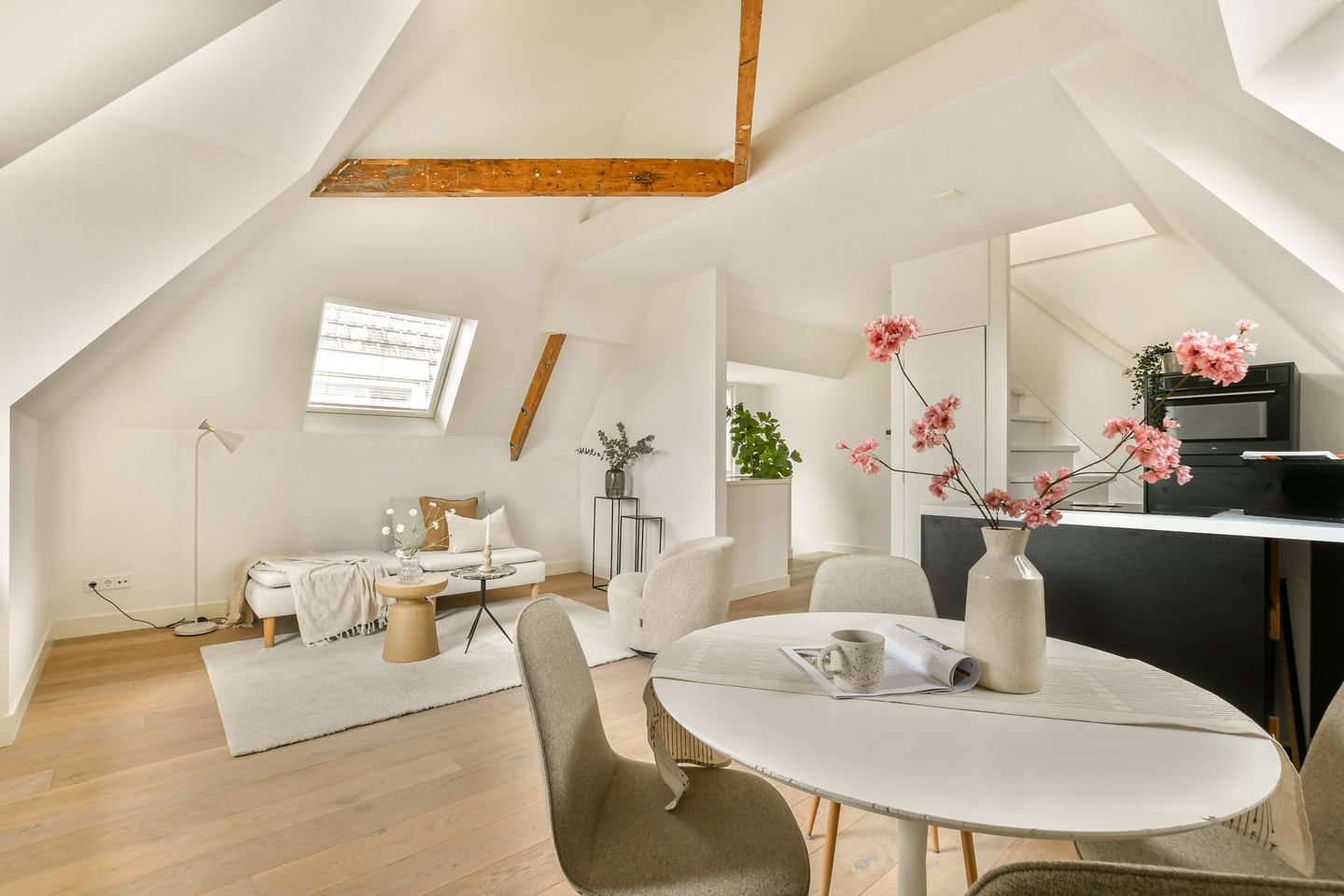 Photo 10 of Sophialaan 19-E