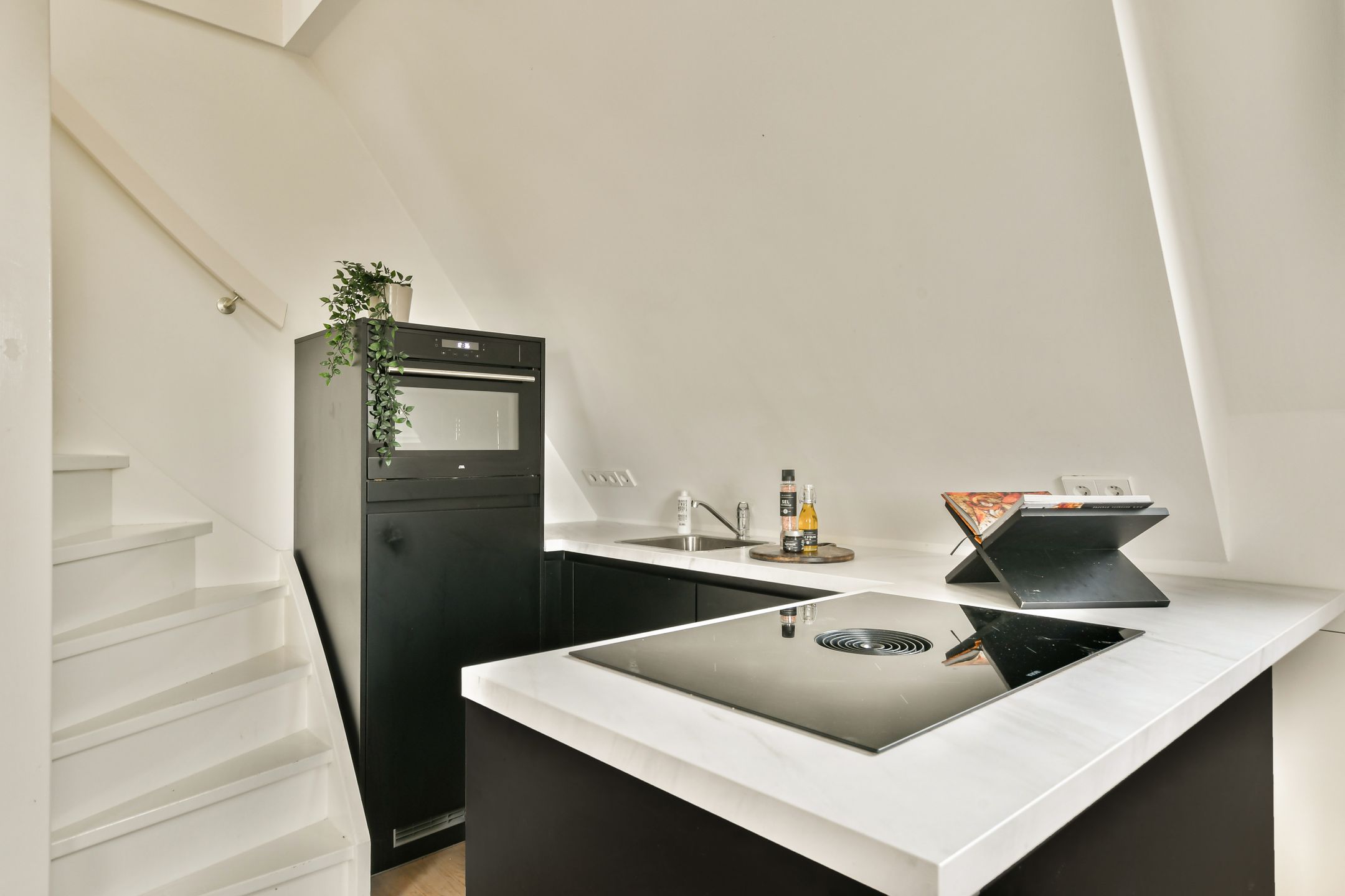 Photo 12 of Sophialaan 19-E