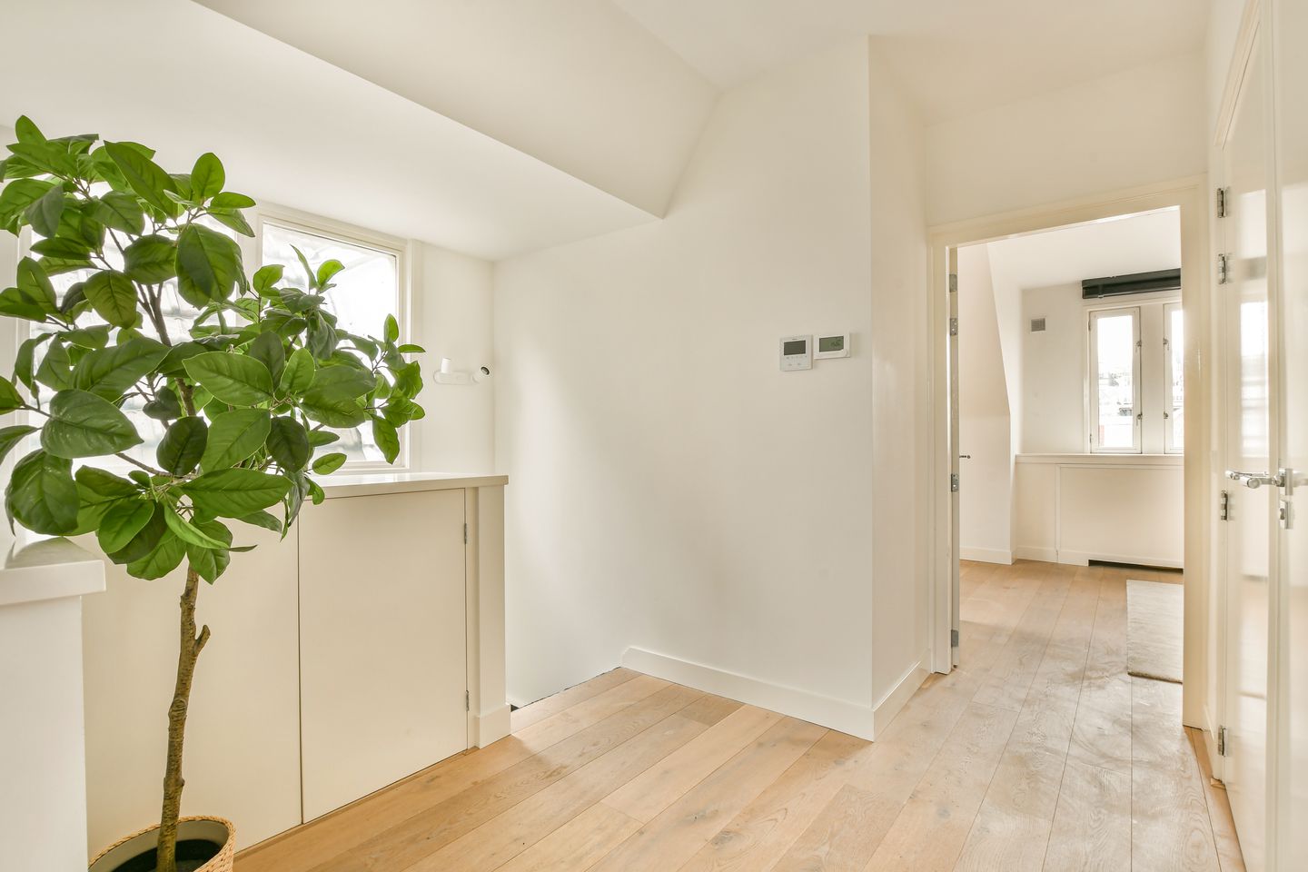 Photo 14 of Sophialaan 19-E