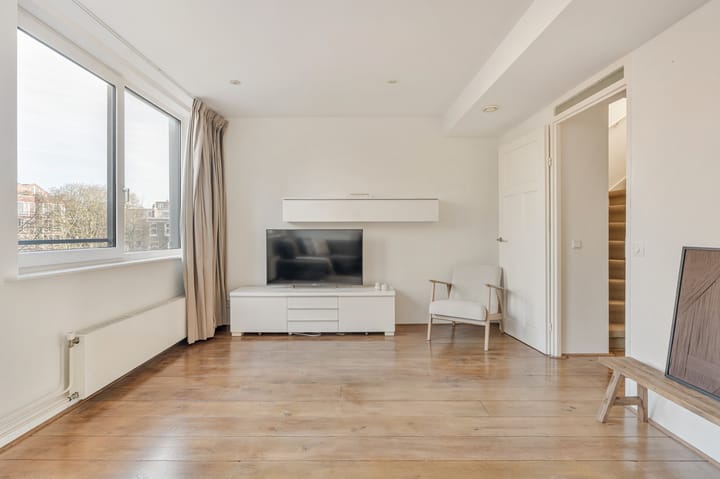 Photo 6 of Eerste Helmersstraat 100-C