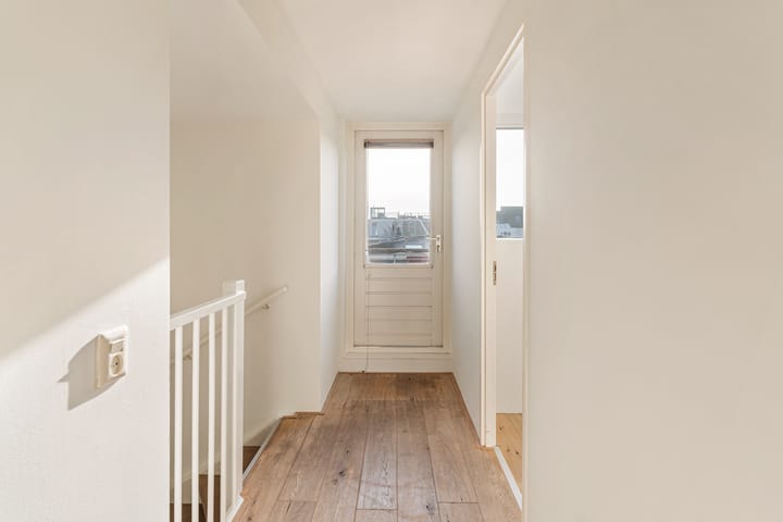 Photo 35 of Eerste Helmersstraat 100-C