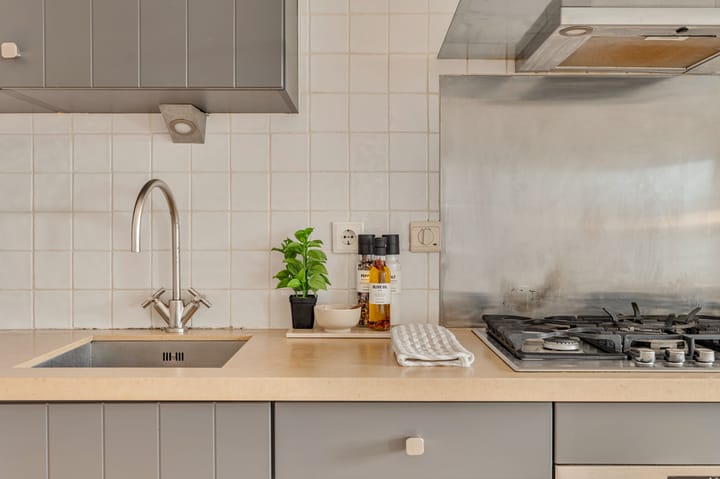 Photo 9 of Eerste Helmersstraat 100-C