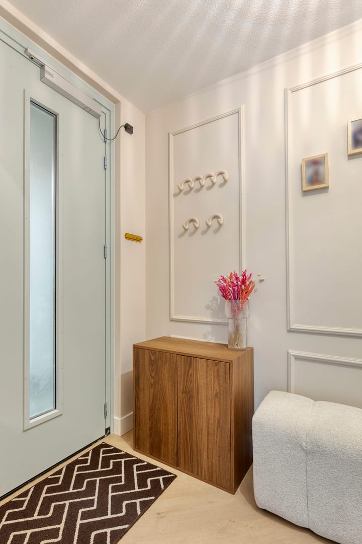 Photo 12 of Annie van Velzenhof 23