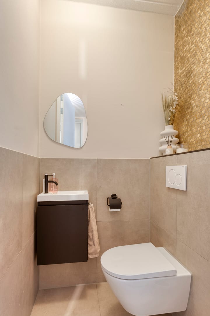 Photo 14 of Annie van Velzenhof 23