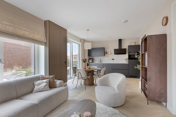 Photo 19 of Annie van Velzenhof 23