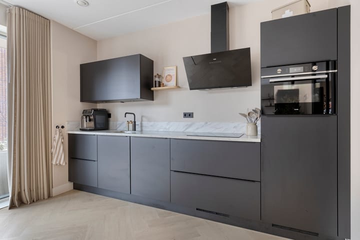 Photo 20 of Annie van Velzenhof 23