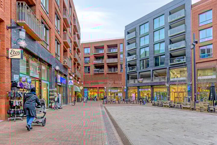 Photo 35 of Annie van Velzenhof 23