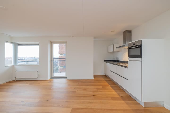 Photo 4 of Marsmanplein 146