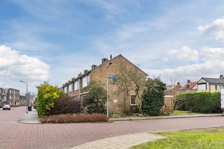 Photo 2 of Hulststraat 15