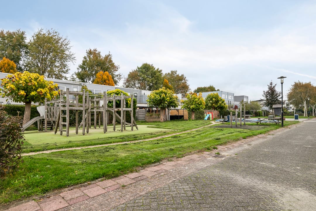 Photo 32 of Loefzijde 20