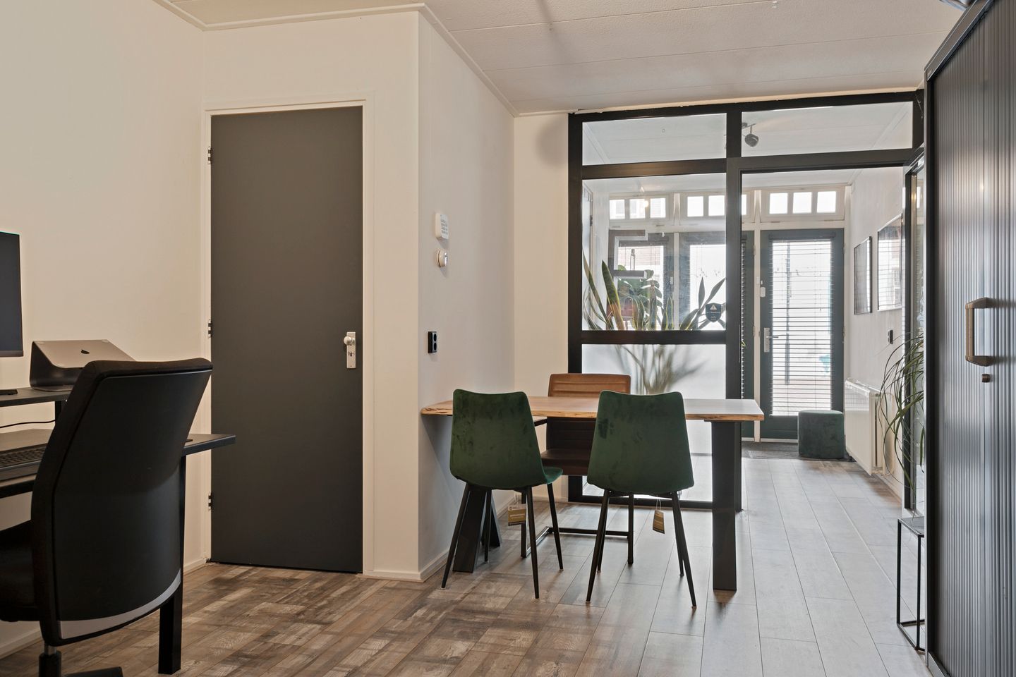 Bekijk foto 3 van Tolhuisstraat 18