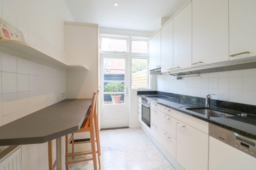 Photo 10 of Burnierstraat 21