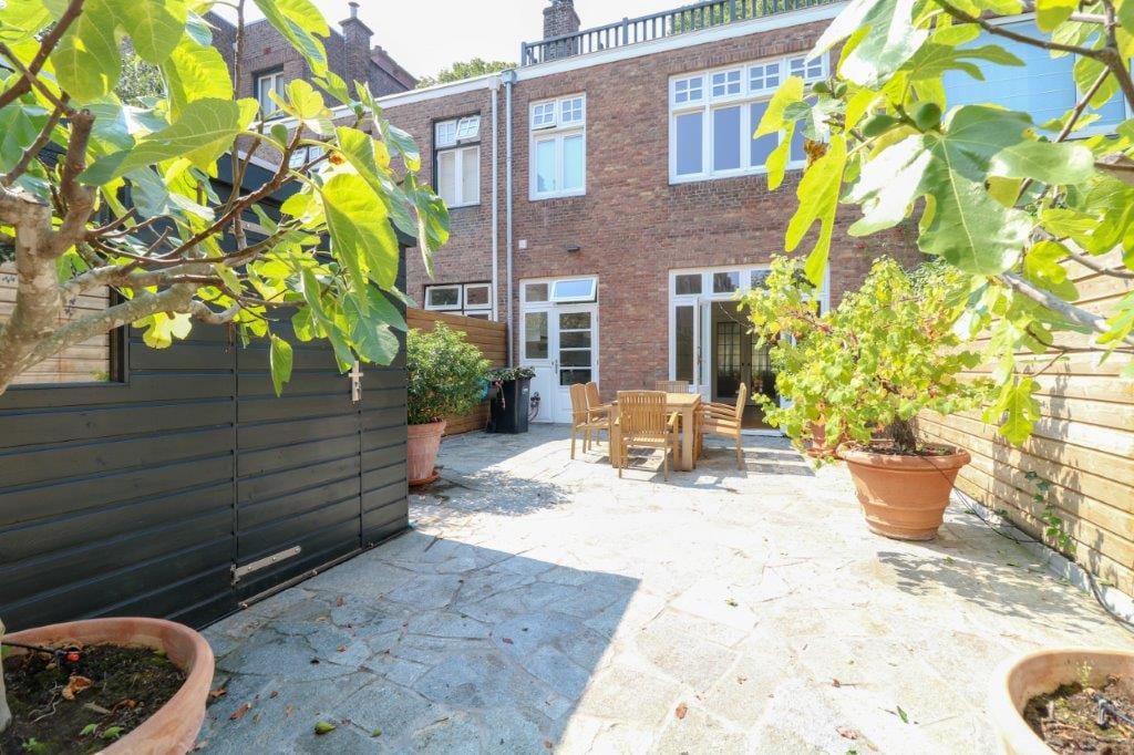 Photo 11 of Burnierstraat 21