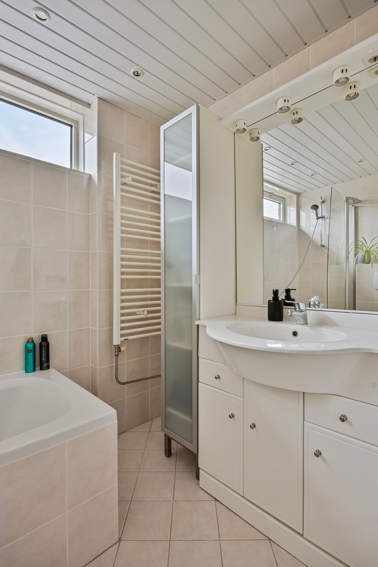 Foto 24 van Wielewaallaan 11