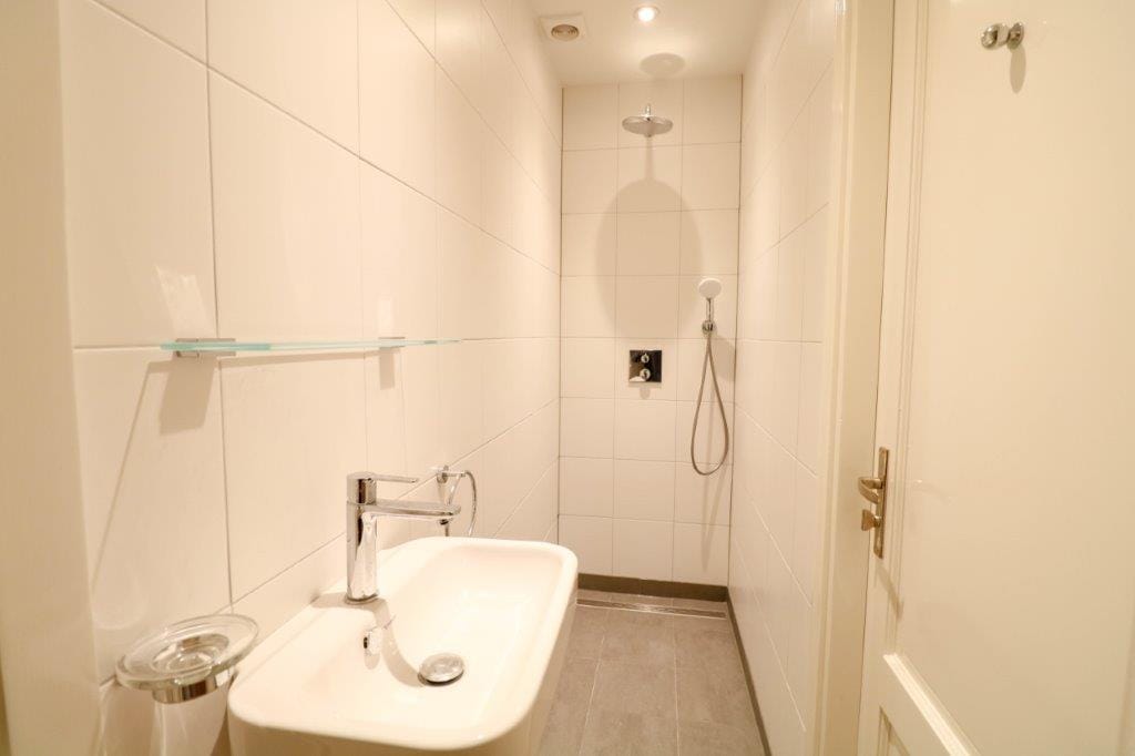 Photo 32 of Burnierstraat 21
