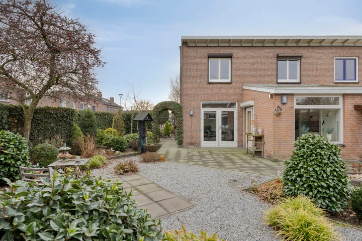 Foto 39 van Duizendschoonstraat 52