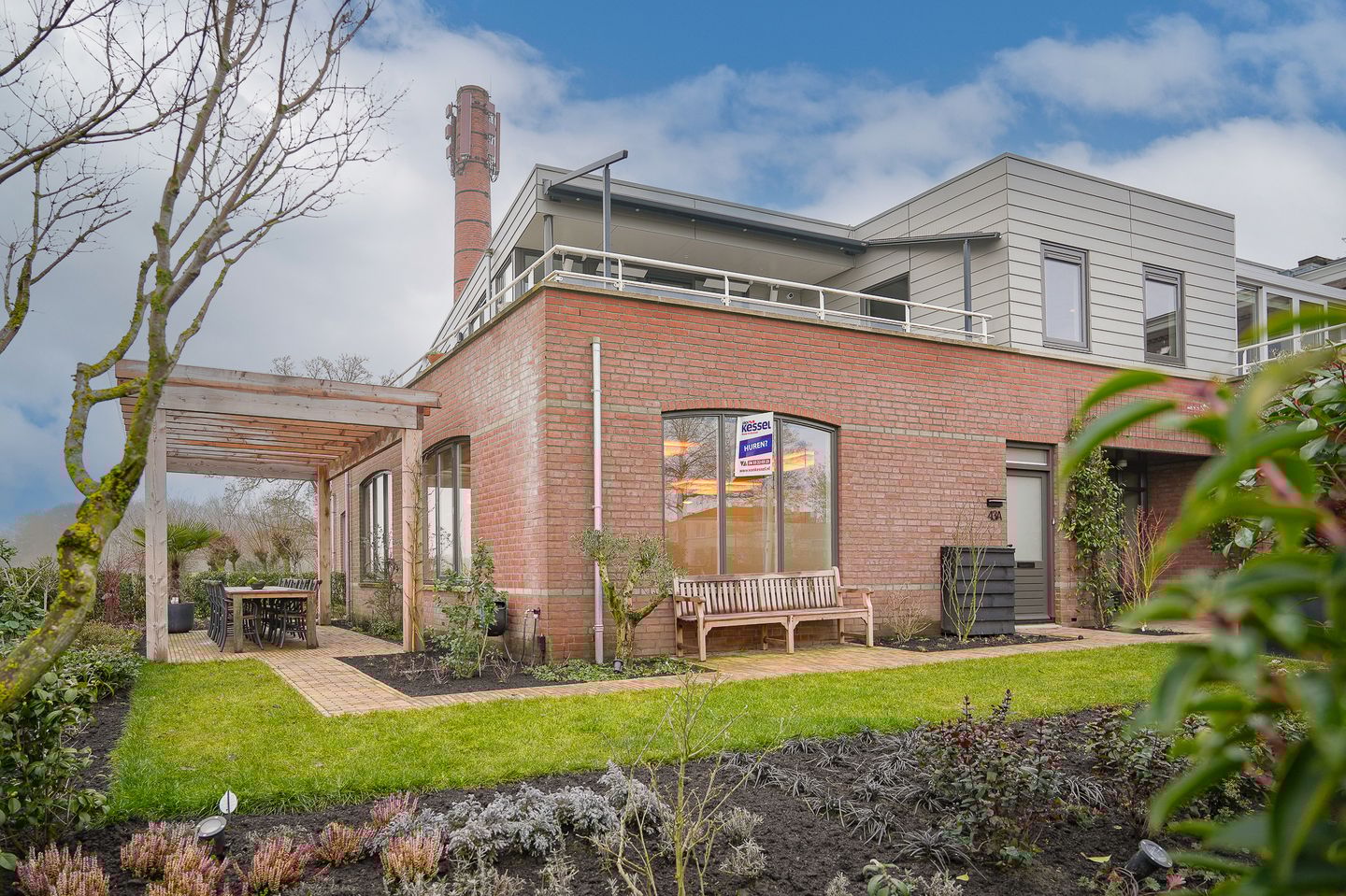 View photo 1 of Waalkade 43-a