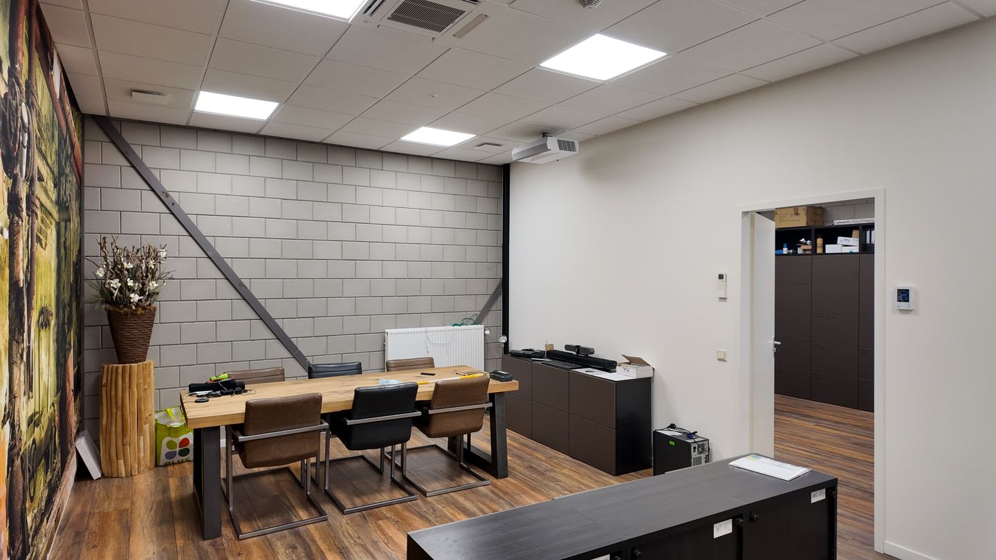 View photo 4 of Sigarenmaker 12-A