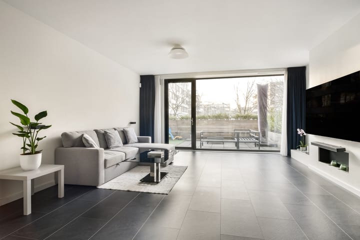 Photo 2 of Rengerskerkestraat 8