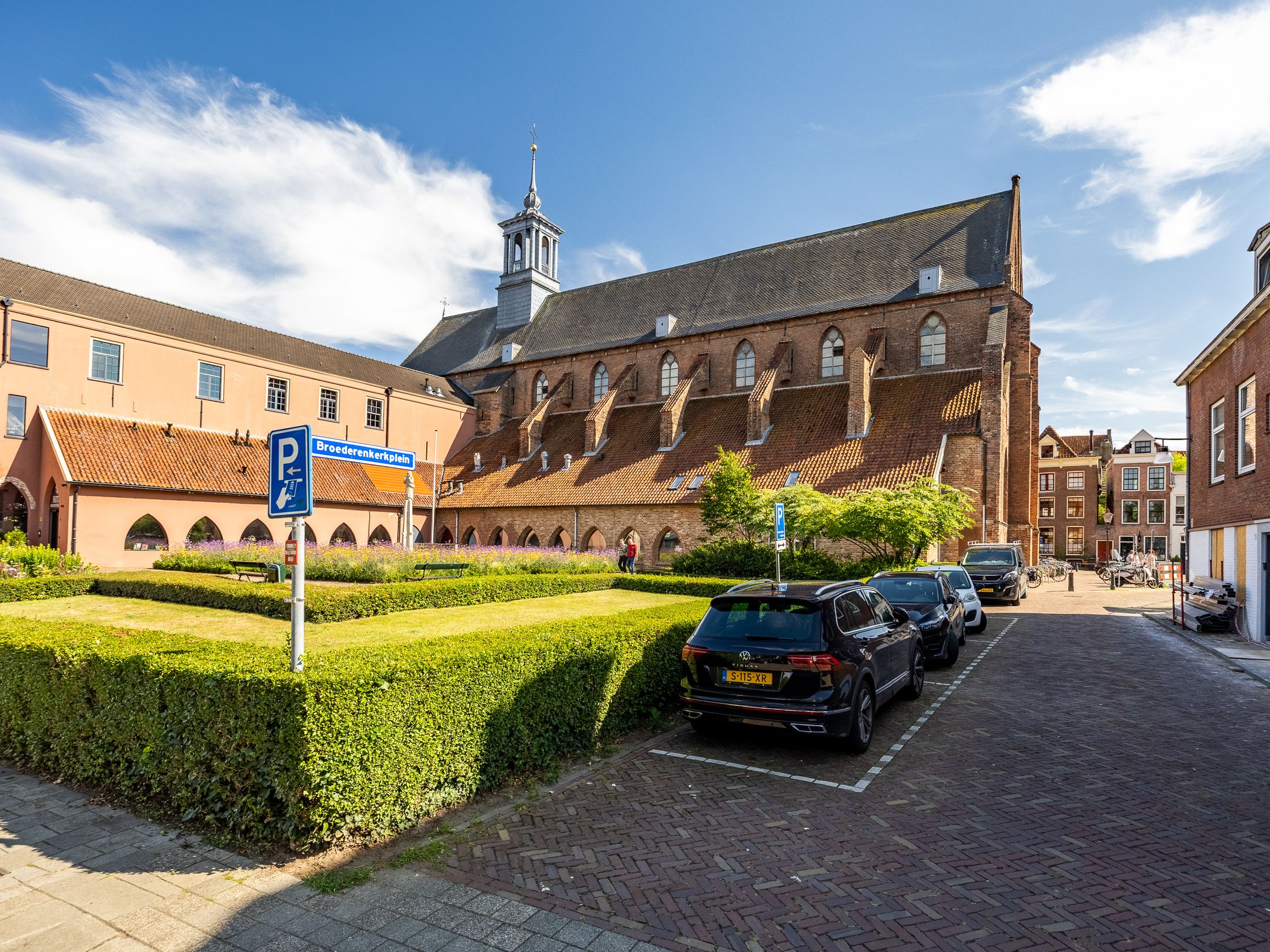Foto 39 van Broederenkerkplein 1