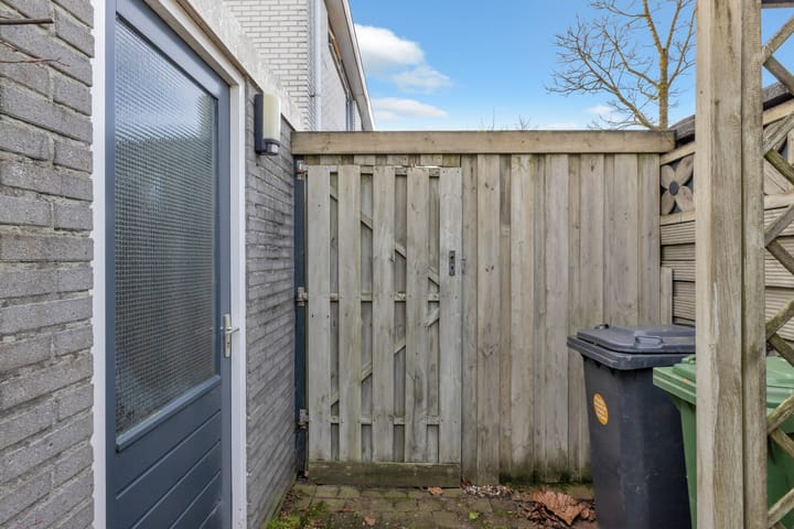 Photo 38 of Haya van Someren-Downerstraat 22