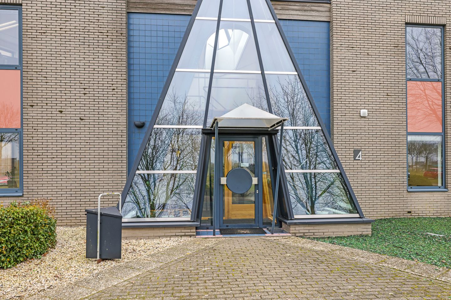 View photo 2 of de Balmerd 4