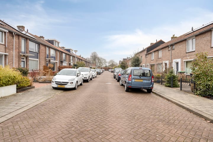 Foto 28 van Irenestraat 7