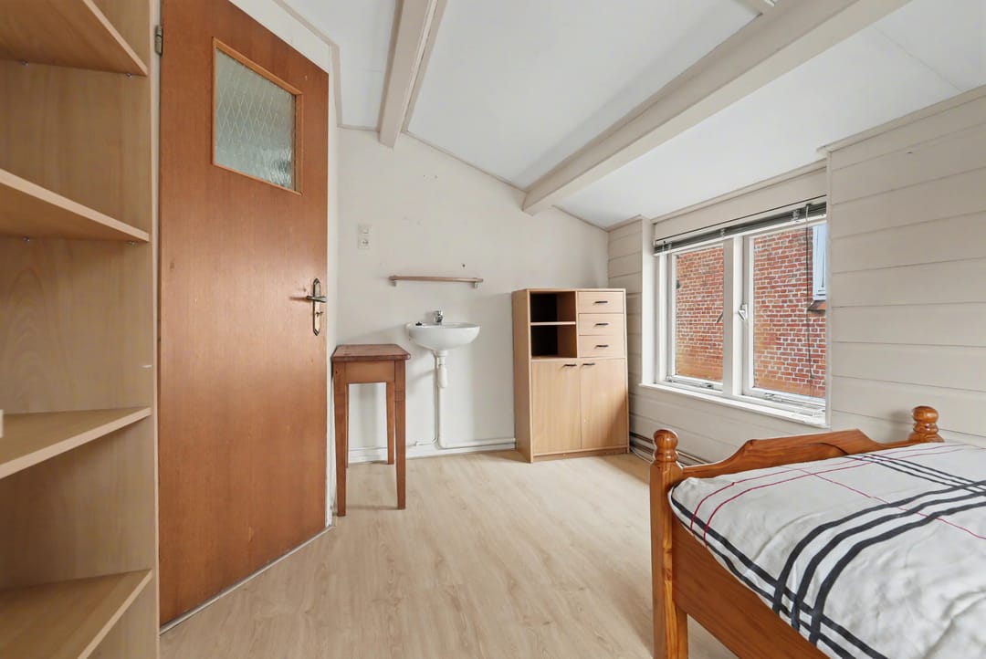 Photo 23 of Nazareth 1