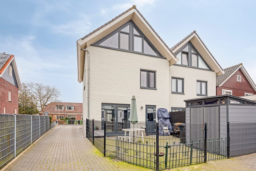 Photo 22 of Noordeinde 127