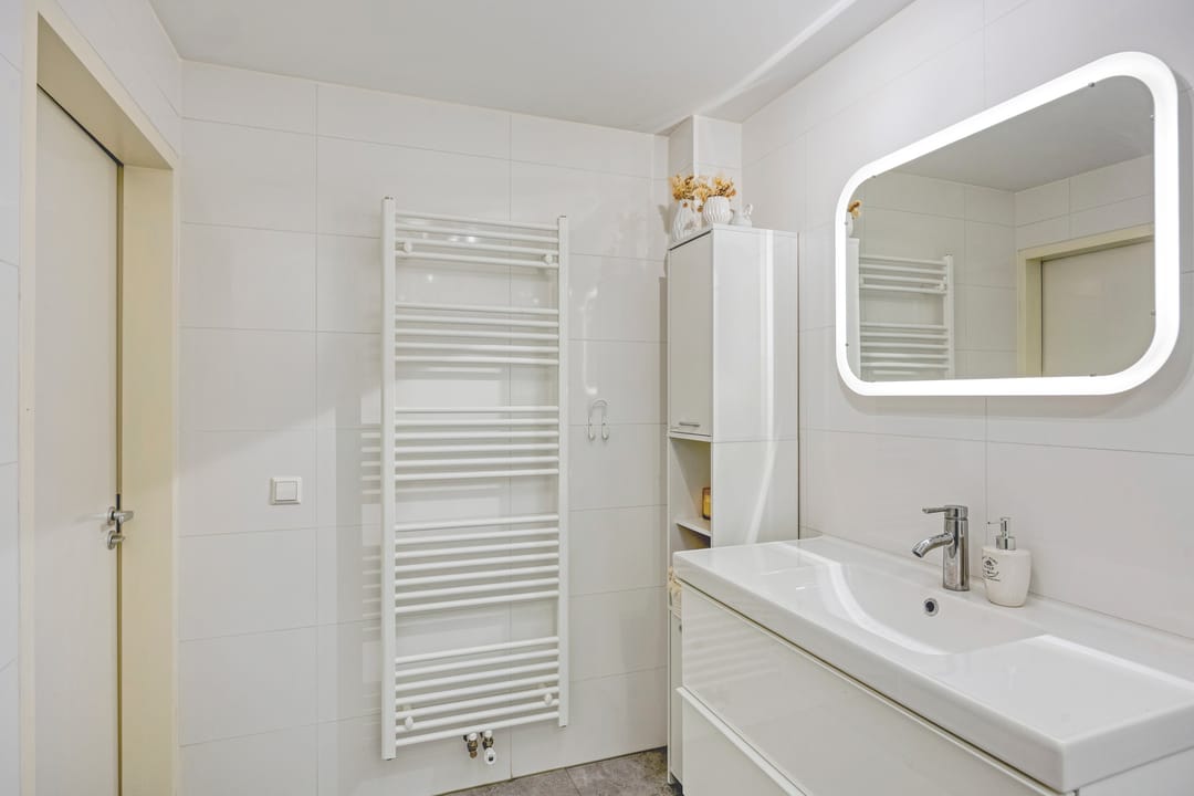 Photo 17 of Noordeinde 127