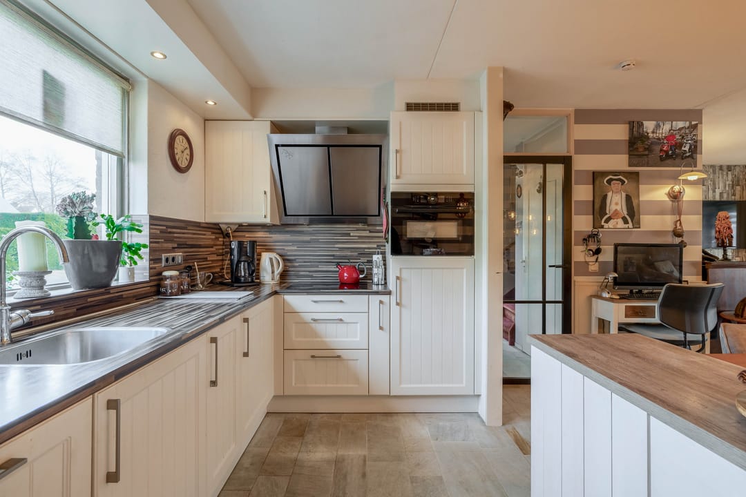 Foto 11 van Albert Schweitzerlaan 107