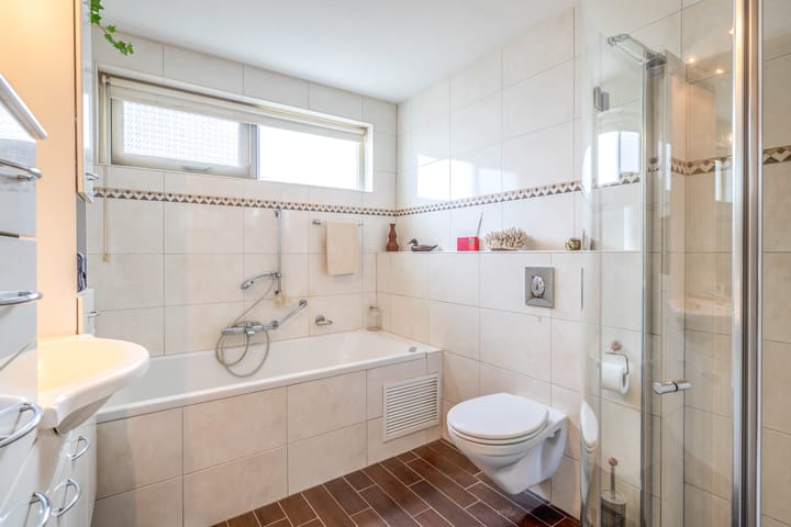 Photo 26 of Albert Schweitzerlaan 107