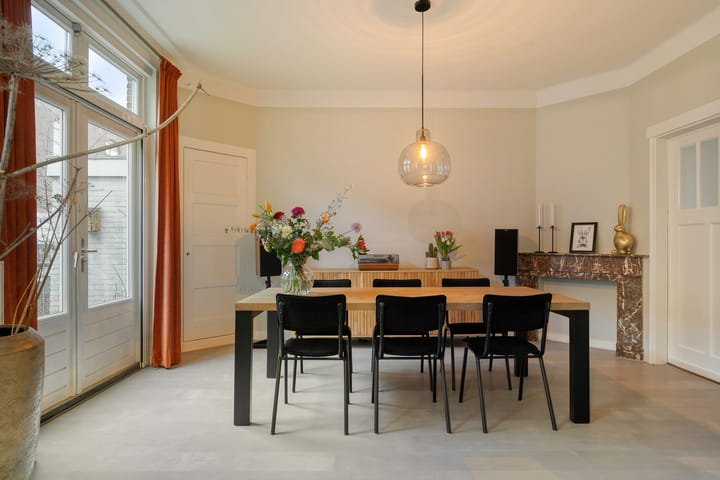 Photo 11 of Evertsenstraat 42