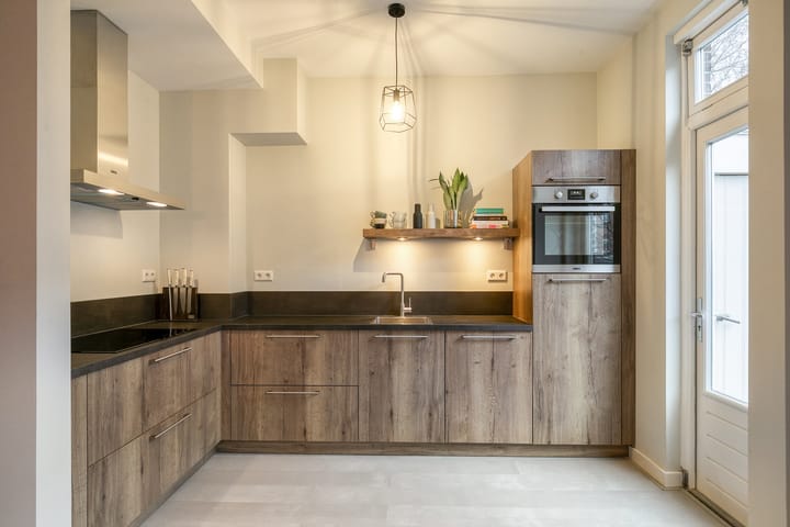 Photo 13 of Evertsenstraat 42