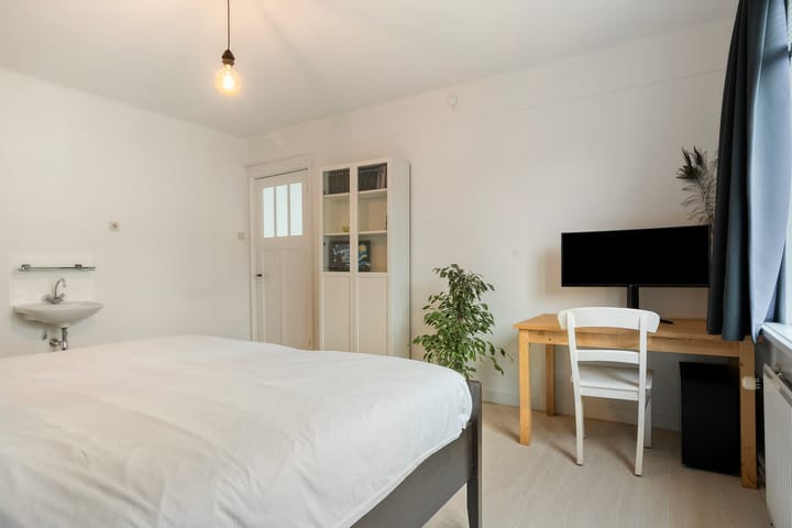 Photo 26 of Evertsenstraat 42