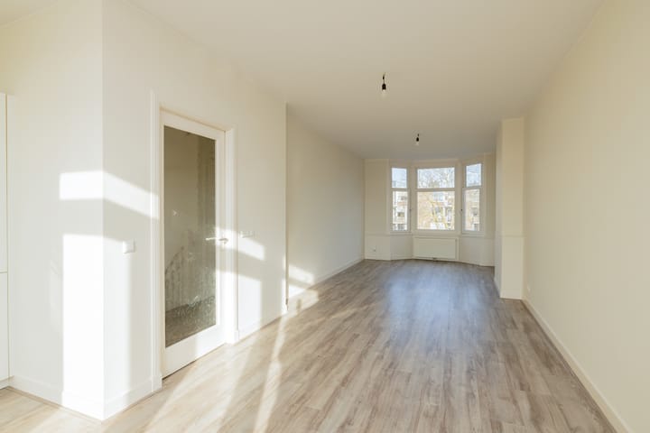 Photo 11 of Pisuissestraat 73