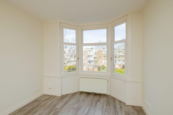 Photo 12 of Pisuissestraat 73