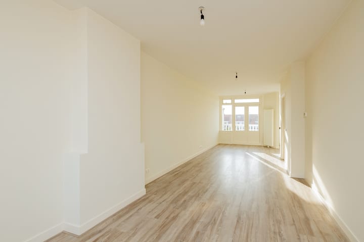 Photo 13 of Pisuissestraat 73