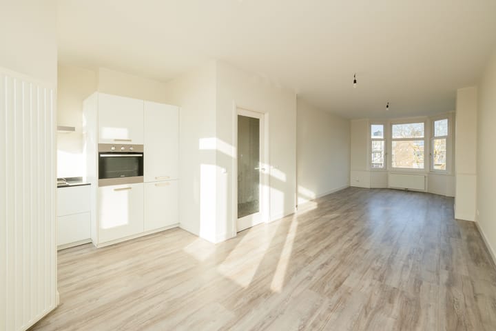 Photo 14 of Pisuissestraat 73