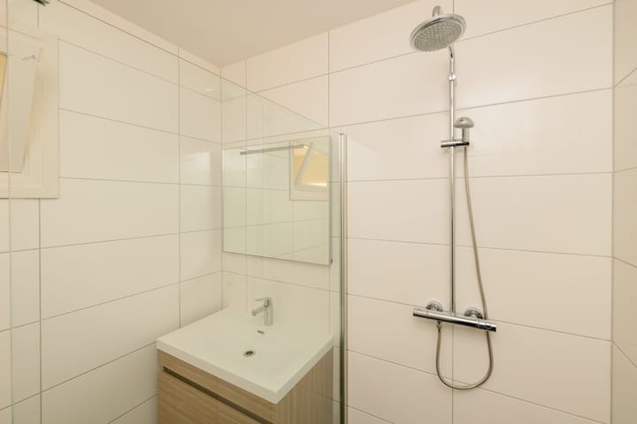 Photo 25 of Pisuissestraat 73