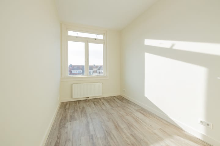 Photo 27 of Pisuissestraat 73