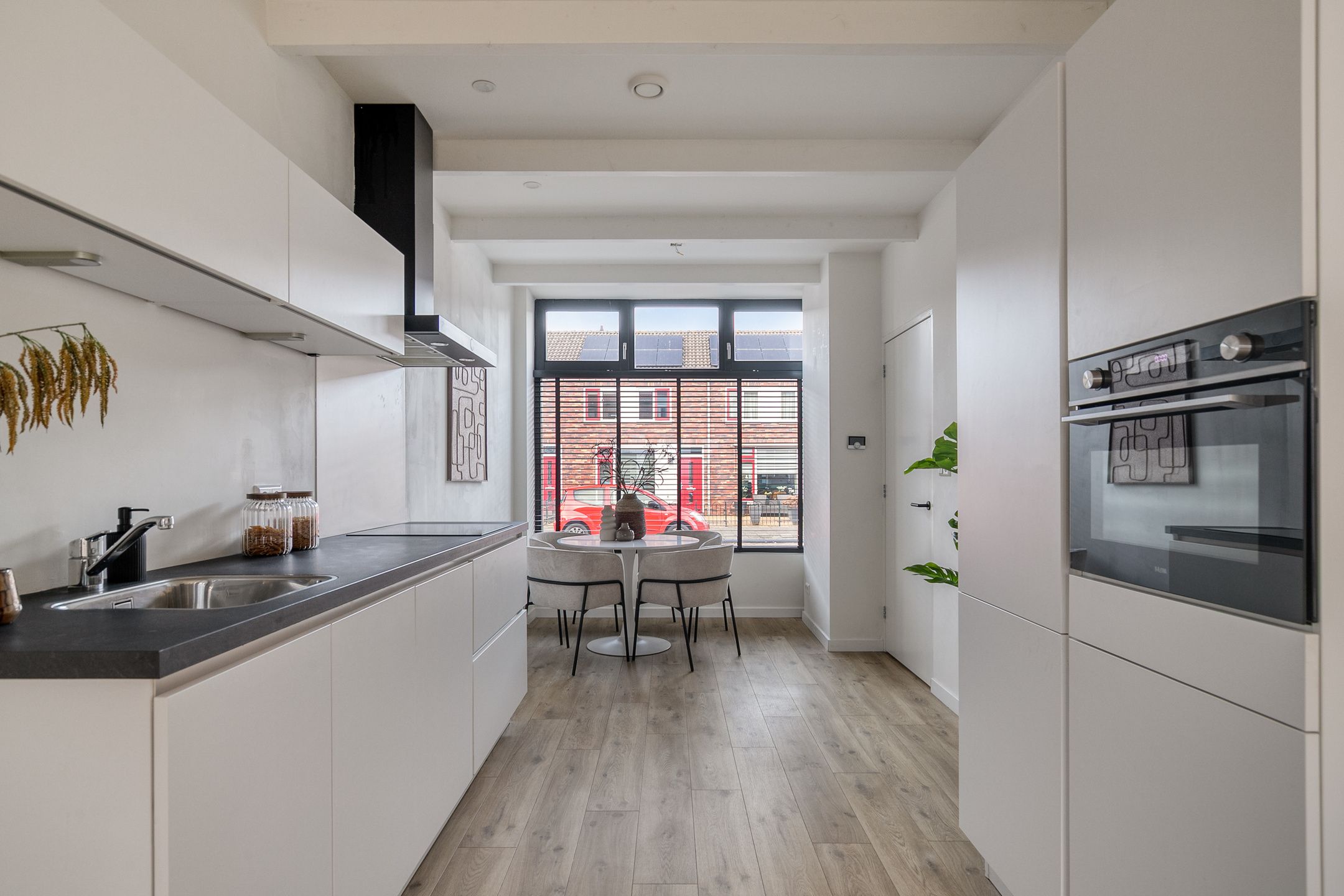 Photo 12 of Nassaustraat 73