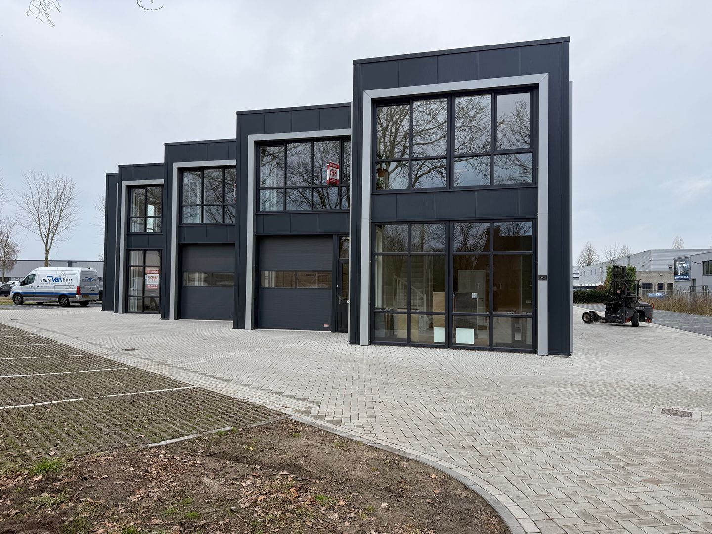 View photo 2 of Bergstraat 127