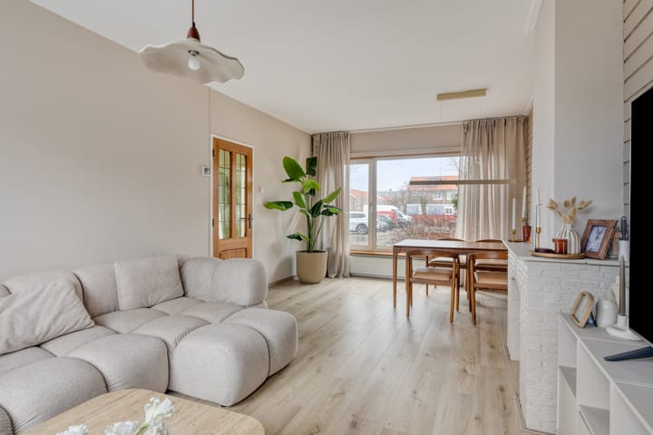 Photo 2 of Maasstraat 33