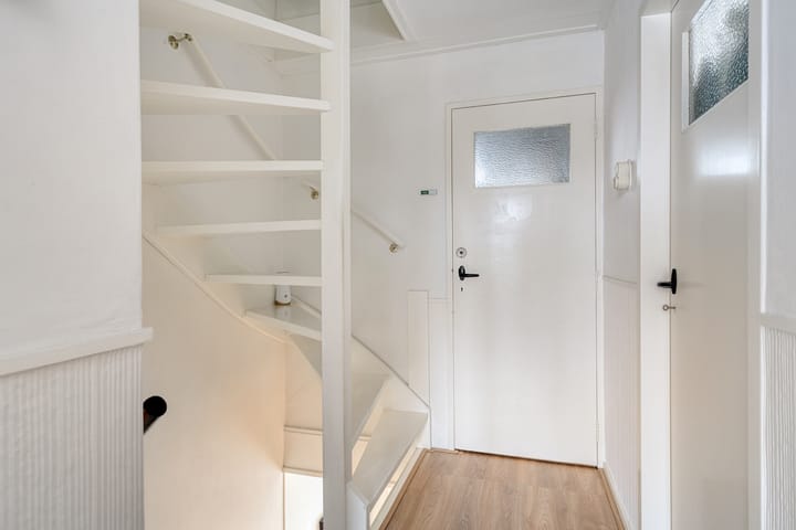 Photo 10 of Maasstraat 33