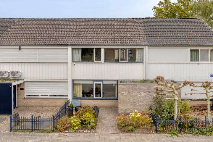 Photo 28 of Basstraat 39