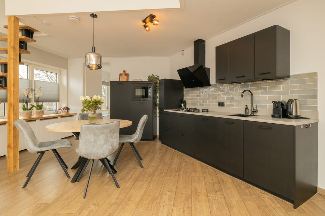 Photo 13 of Voorstraat 100-C