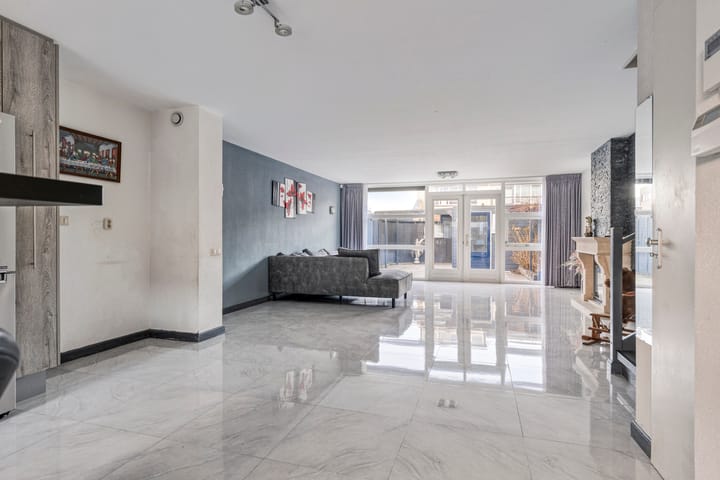 Photo 2 of Savannestraat 3